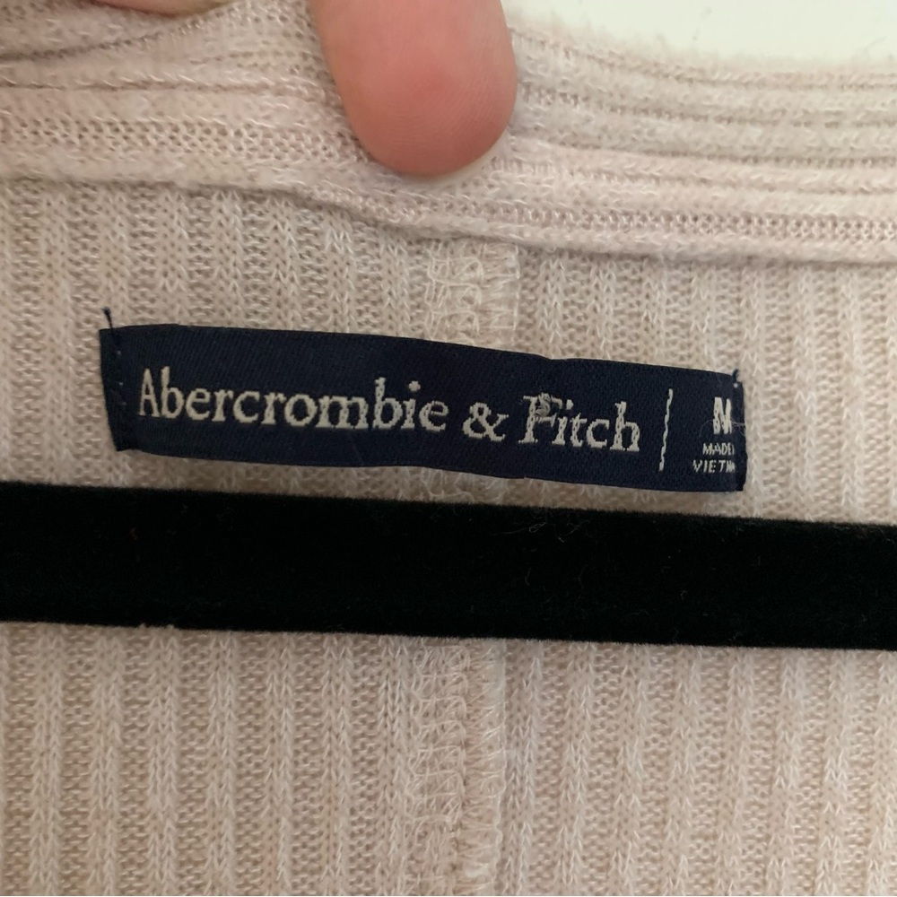 Abercrombie and Fitch cream cozy ribbed button down top M - Picture 3 of 5